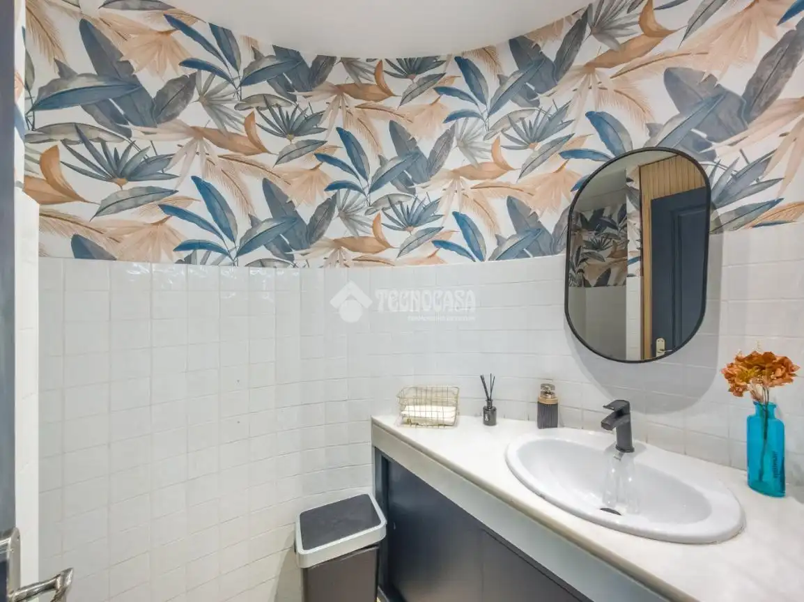 Bathroom of Flat for rent in Madrid  with Air Conditioner and Balcony