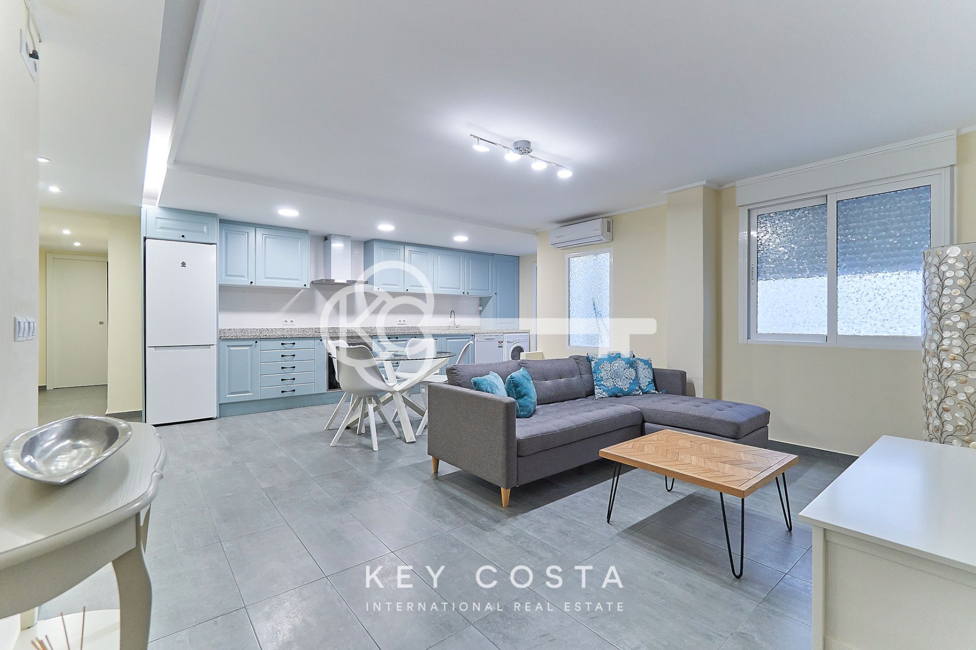 Vista exterior de Piso en venta en Alicante / Alacant con Aire acondicionado y Amueblado