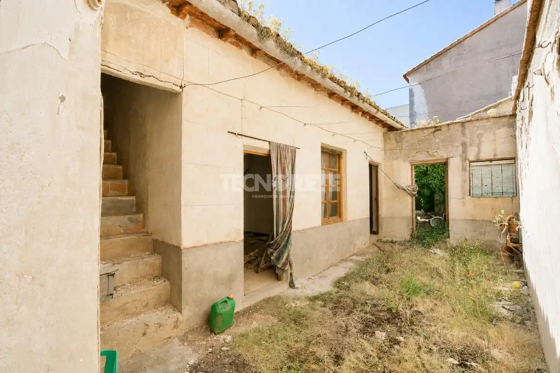 Vista exterior de Casa adosada en venta en Los Yébenes con Jardín privado