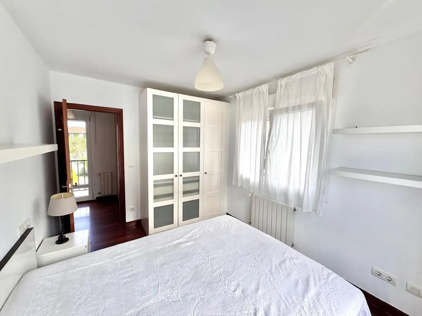 Habitación de Casa adosada en venta en Castro-Urdiales con Calefacción, Jardín privado y Terraza