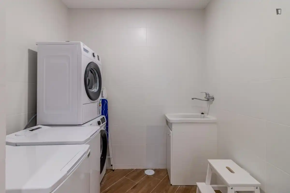 Bany de Apartament per a compartir en Villanueva de la Cañada amb Aire condicionat, Calefacció i Moblat