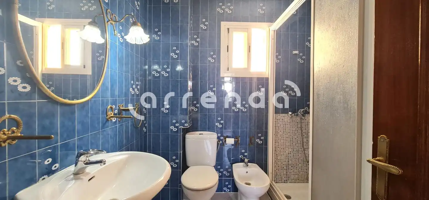 Baño de Piso de alquiler en Alcorcón con Terraza