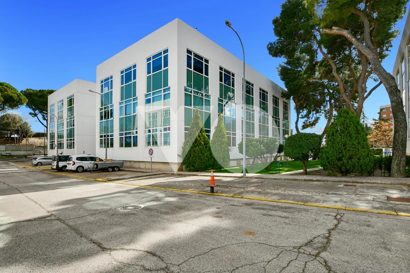 Exterior view of Office for sale in  Madrid Capital  with Air Conditioner