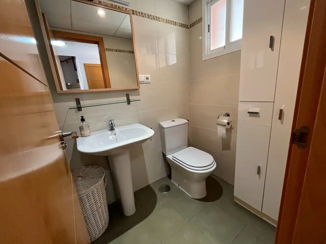 Baño de Casa adosada en venta en Vélez-Málaga con Aire acondicionado, Calefacción y Jardín privado