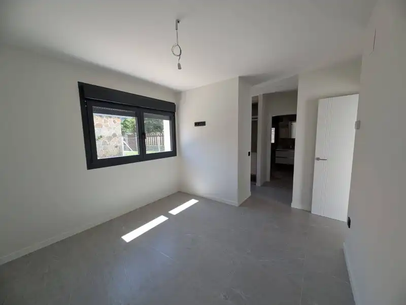 Casa adosada en venta en El Espinar con Calefacción y Terraza