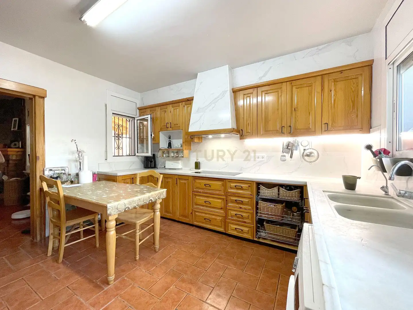 Kitchen of Houses for sale in Terrassa  with Air Conditioner, Private garden and Storage room
