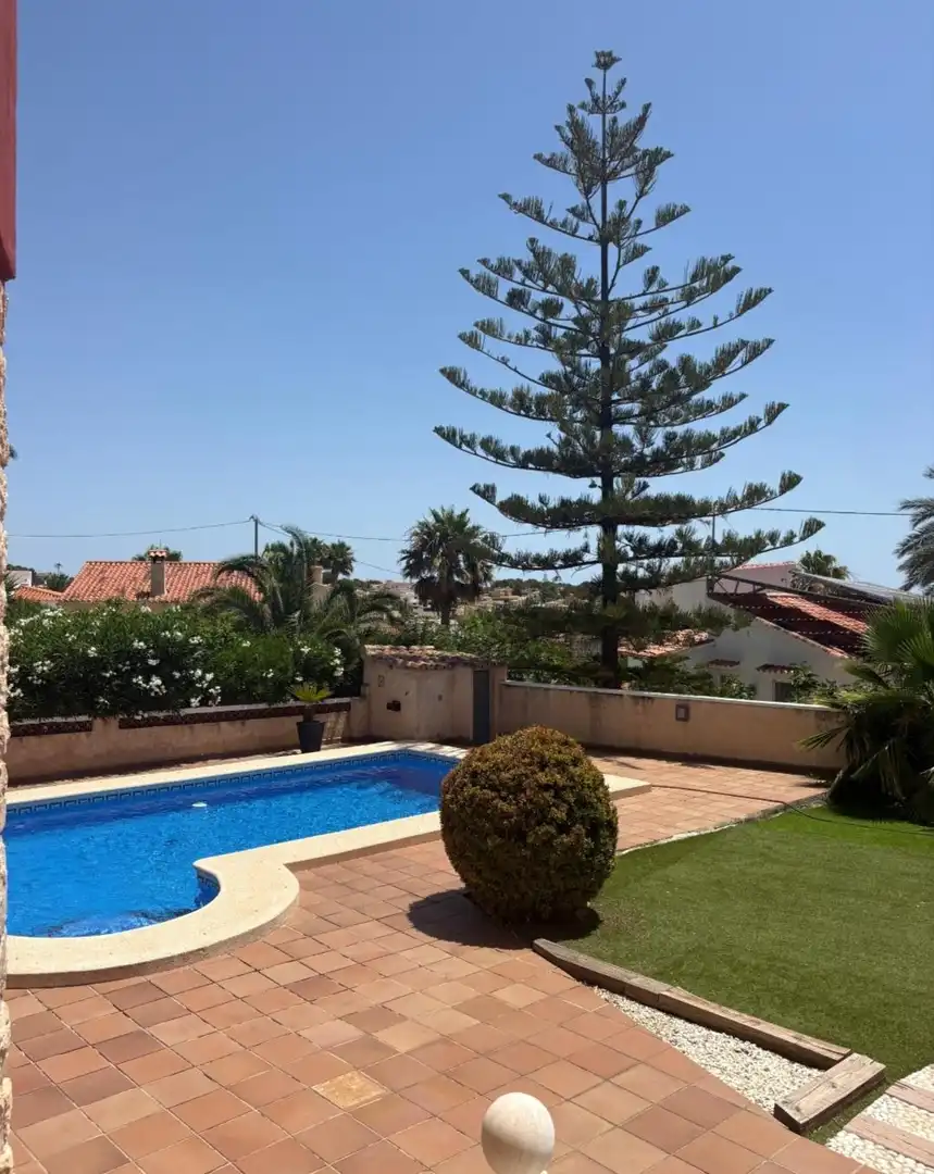 Swimming pool of Houses for sale in Calpe / Calp  with Air Conditioner, Heating and Private garden