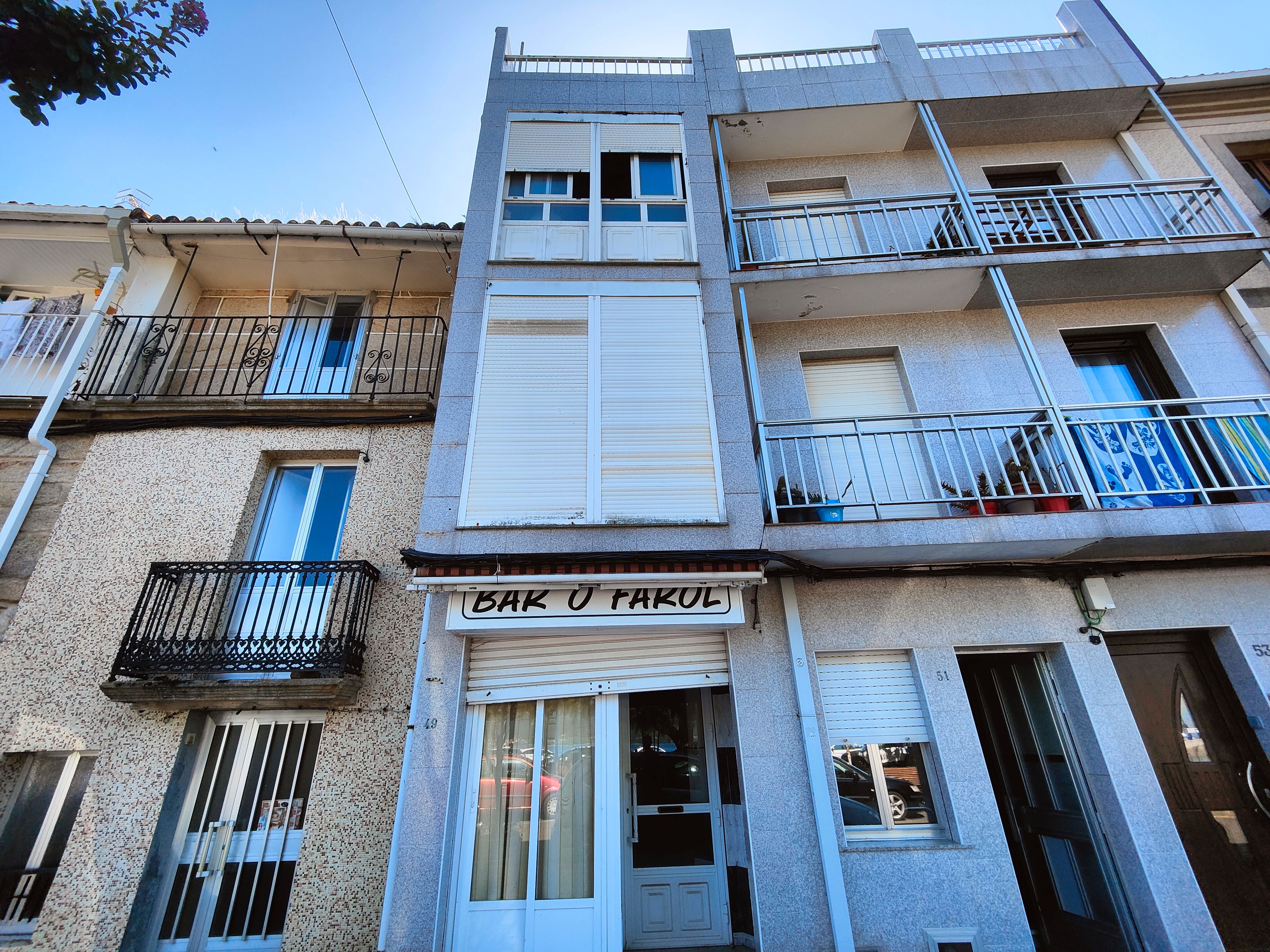 Exterior view of Single-family semi-detached for sale in Rianxo  with Terrace
