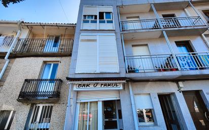 Vista exterior de Casa adosada en venda en Rianxo amb Terrassa