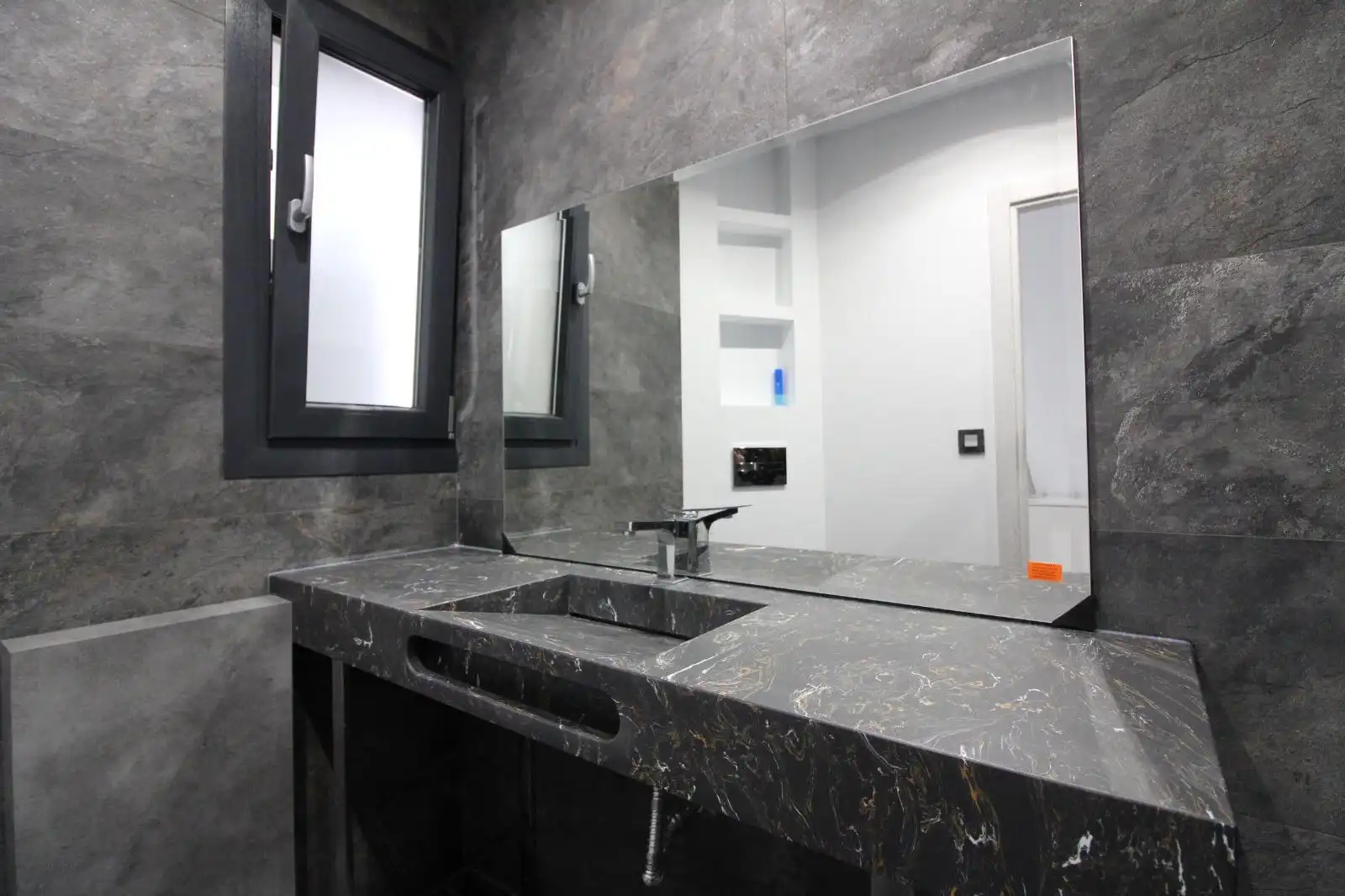 Baño de Piso en venta en  Palma de Mallorca con Aire acondicionado, Amueblado y Horno