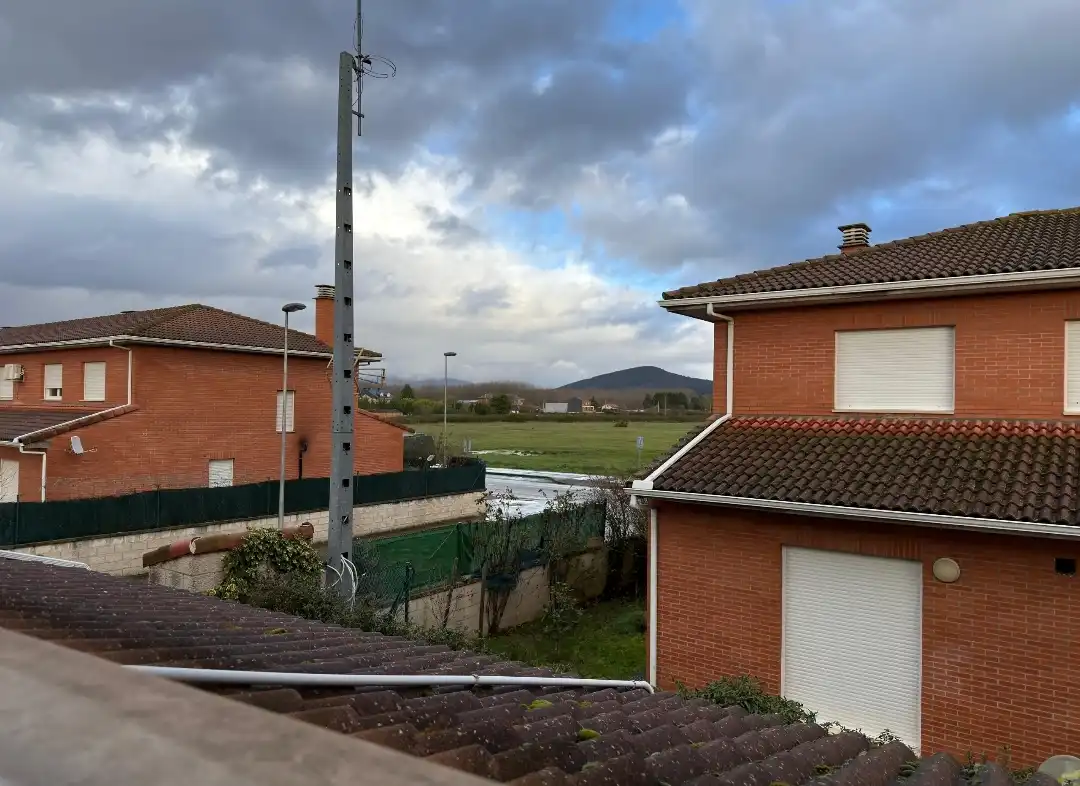 Casa o xalet en venda en Ponferrada amb Calefacció, Jardí privat i Moblat