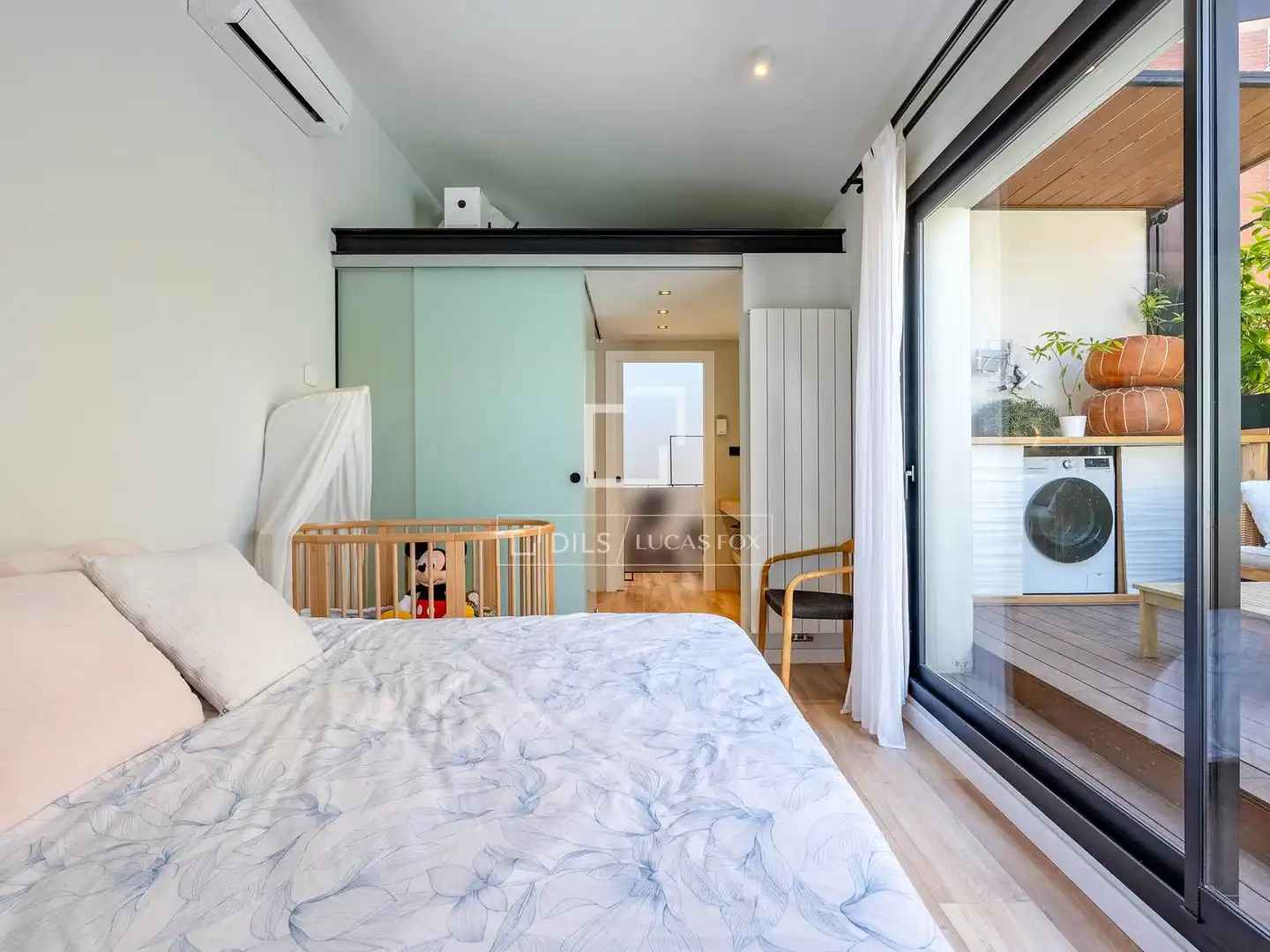 Habitación de Casa o chalet en venta en Cornellà de Llobregat con Aire acondicionado, Terraza y Balcón