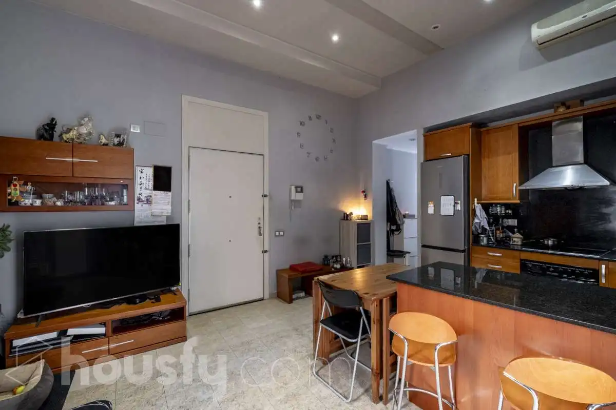 Cocina de Piso en venta en Barcelona con Aire acondicionado