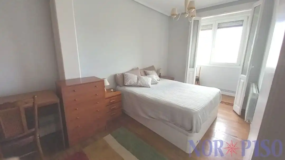 Bedroom of Flat for rent in Bilbao   with Heating, Furnished and Balcony