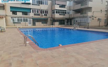 Piscina de Pis en venda en Los Alcázares amb Aire condicionat