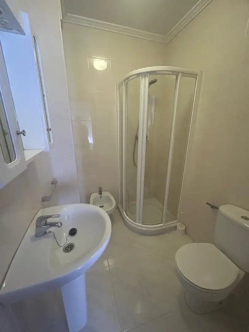 Bathroom of Flat for rent in A Pobra do Caramiñal  with Furnished