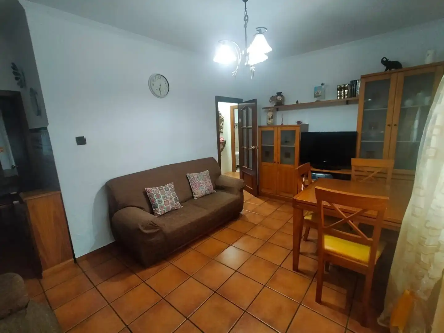 Sala d'estar de Pis de lloguer en La Línea de la Concepción amb Moblat