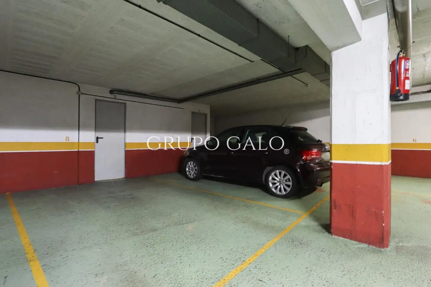 Parking de Ático en venta en Vigo  con Calefacción, Parquet y Trastero