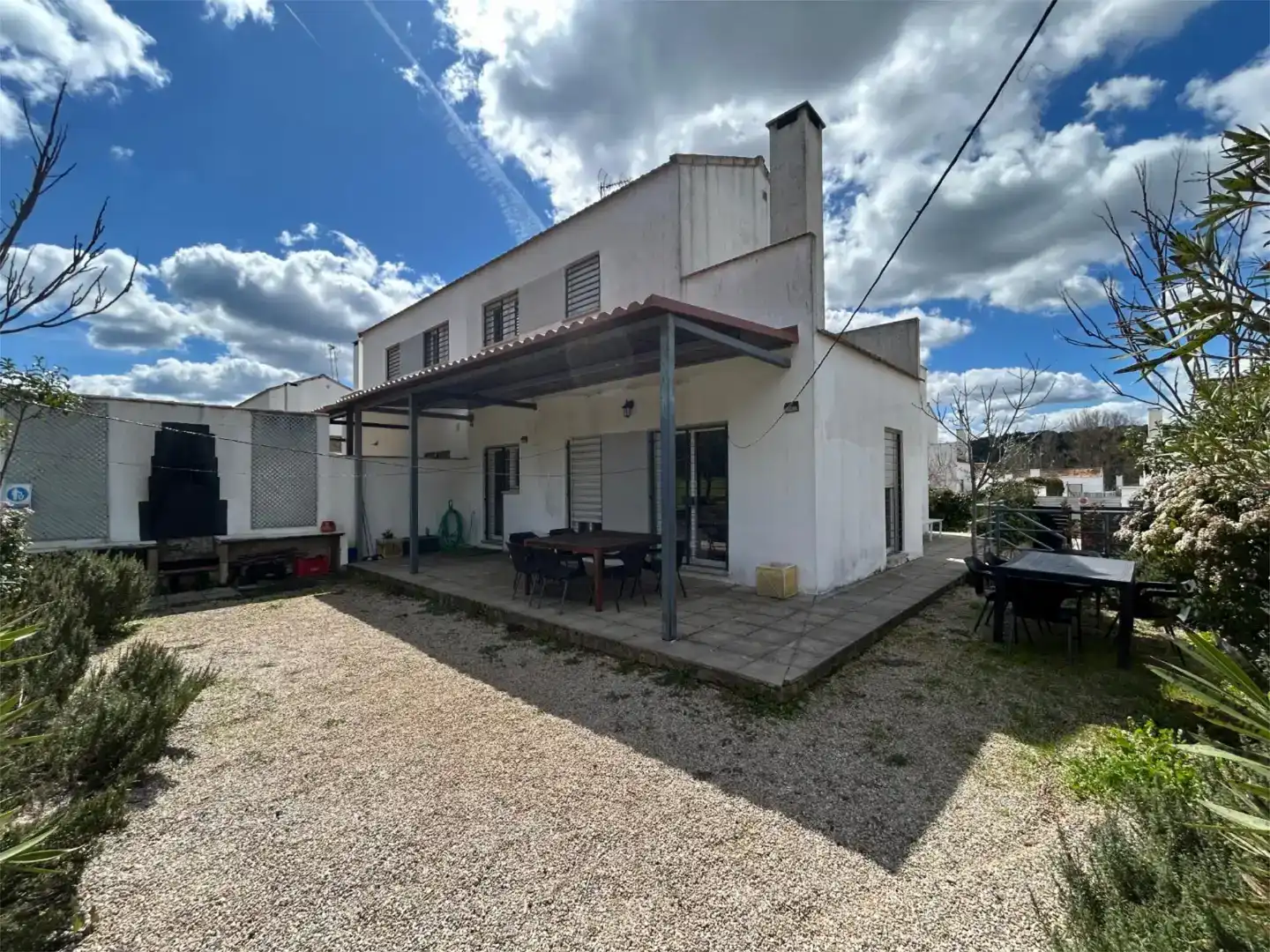 Vista exterior de Pis en venda en San Nicolás del Puerto amb Jardí privat, Moblat i Balcó