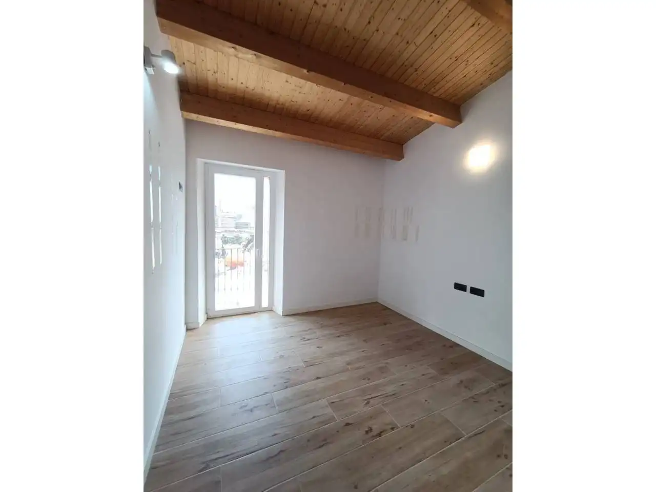 Haus oder Chalet zum Verkauf in Salt mit Klimaanlage, Heizung und Privatgarten