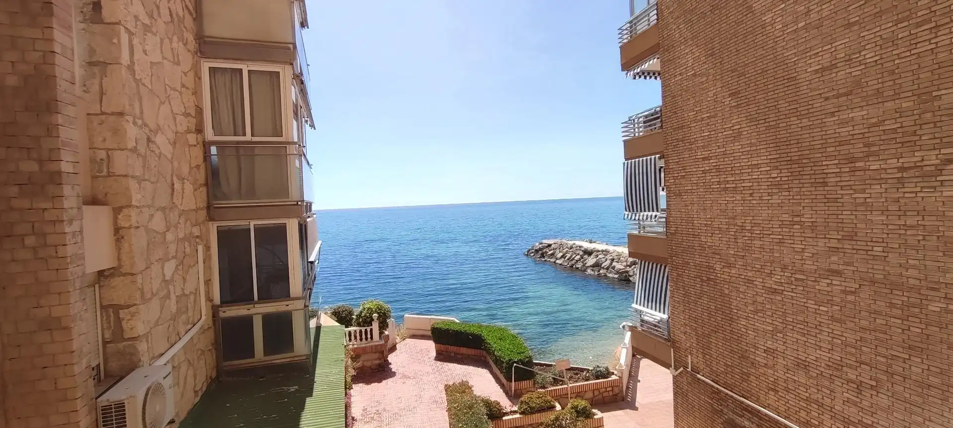 Vista exterior de Pis de lloguer en Alicante / Alacant amb Aire condicionat, Jardí privat i Balcó