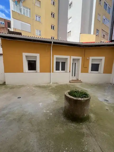 Vista exterior de Casa o xalet en venda en Valladolid amb Calefacció