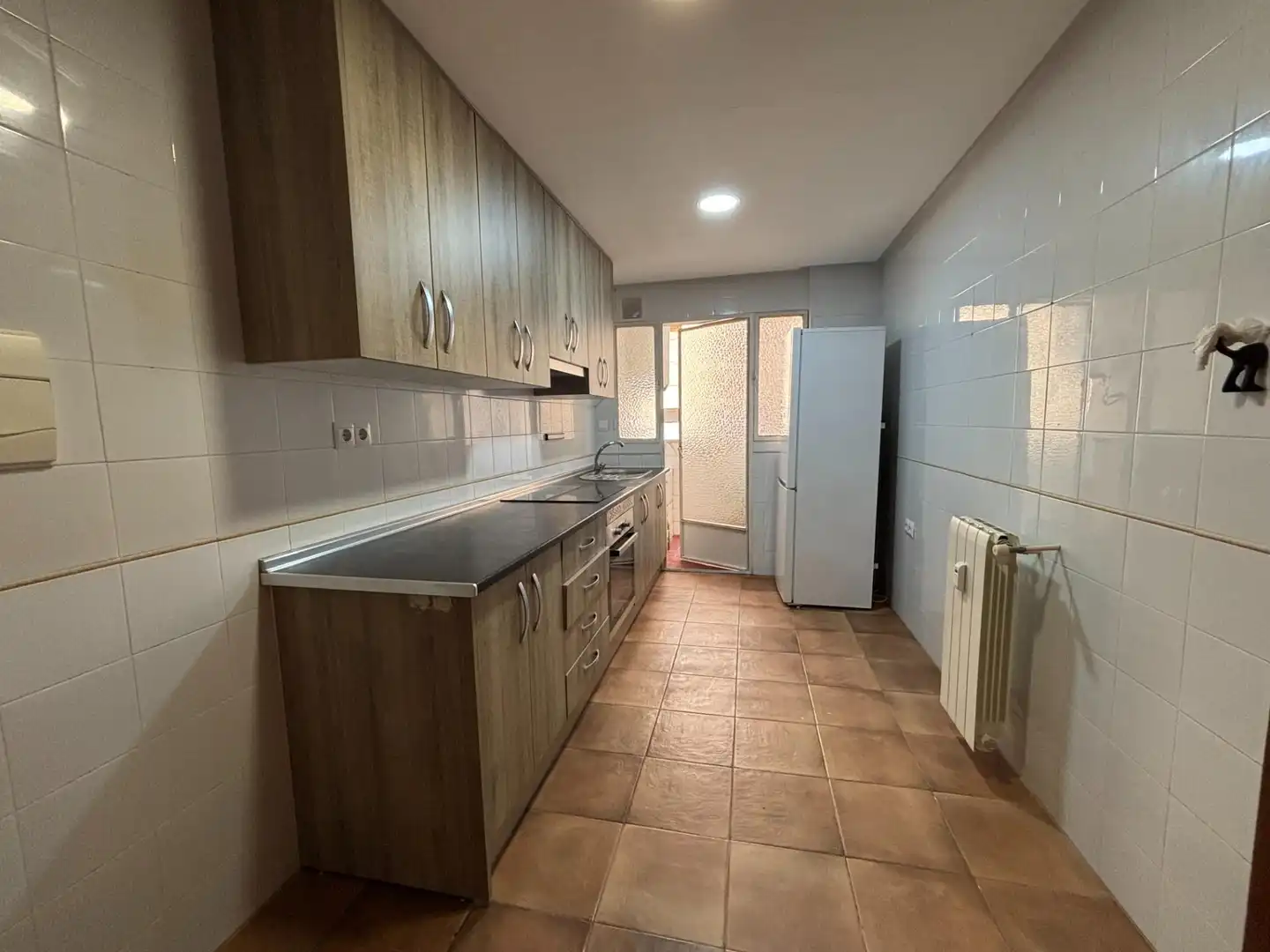 Cocina de Piso para compartir en Granada con Calefacción y Amueblado