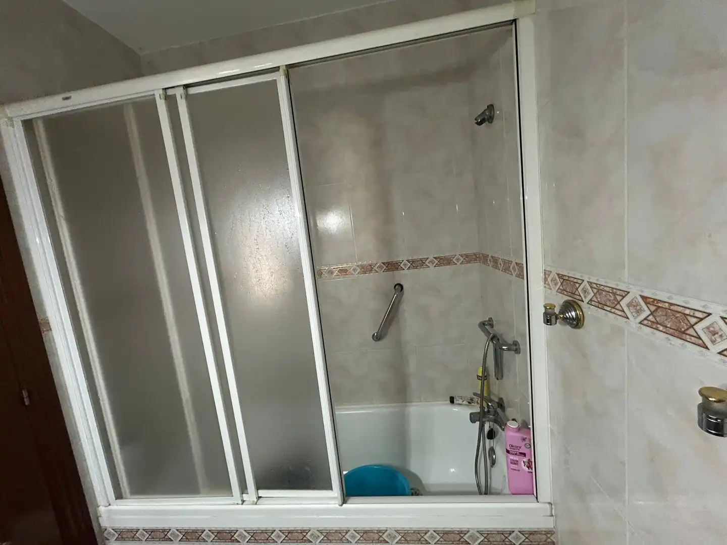 Bathroom of Houses for sale in Sant Adrià de Besòs  with Air Conditioner, Heating and Terrace