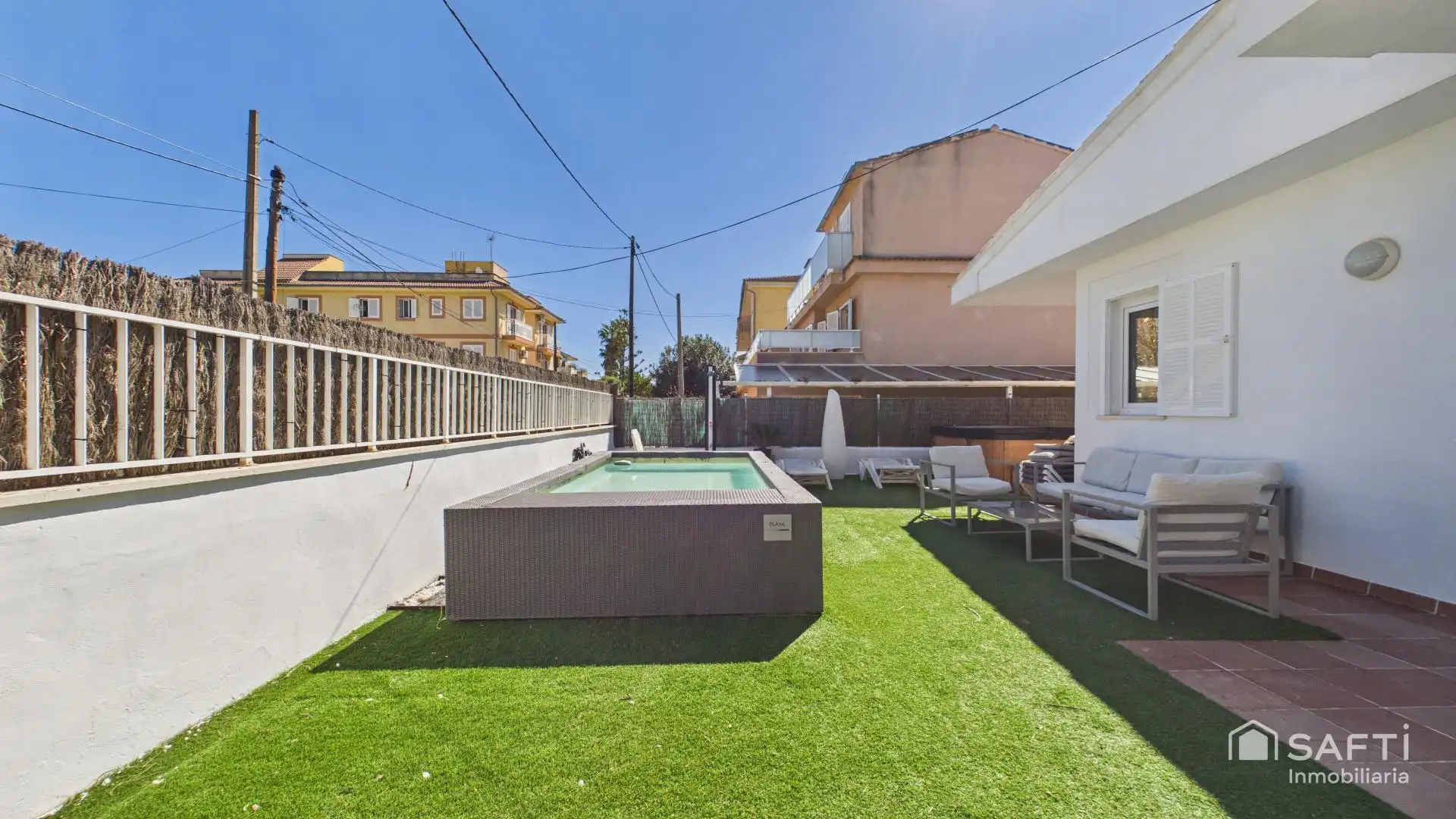 Vista exterior de Casa o xalet en venda en Santa Margalida amb Aire condicionat, Terrassa i Piscina