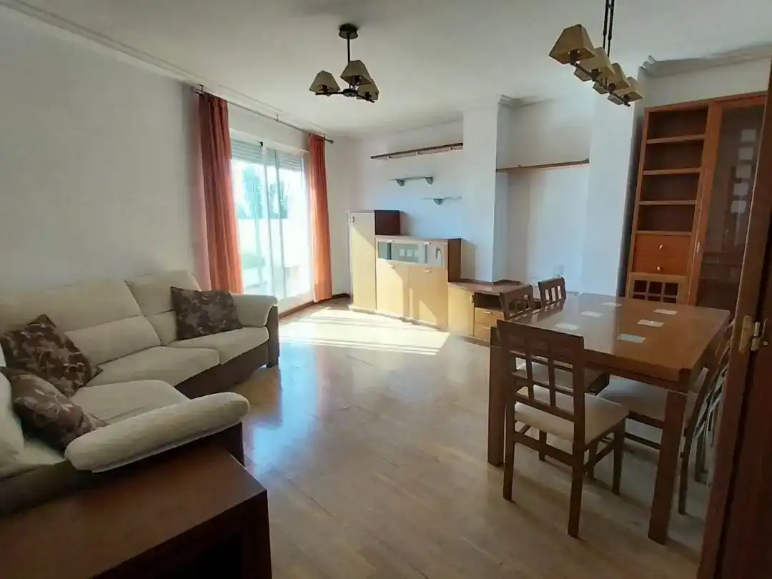 Sala de estar de Ático en venta en Cistérniga con Parquet y Trastero