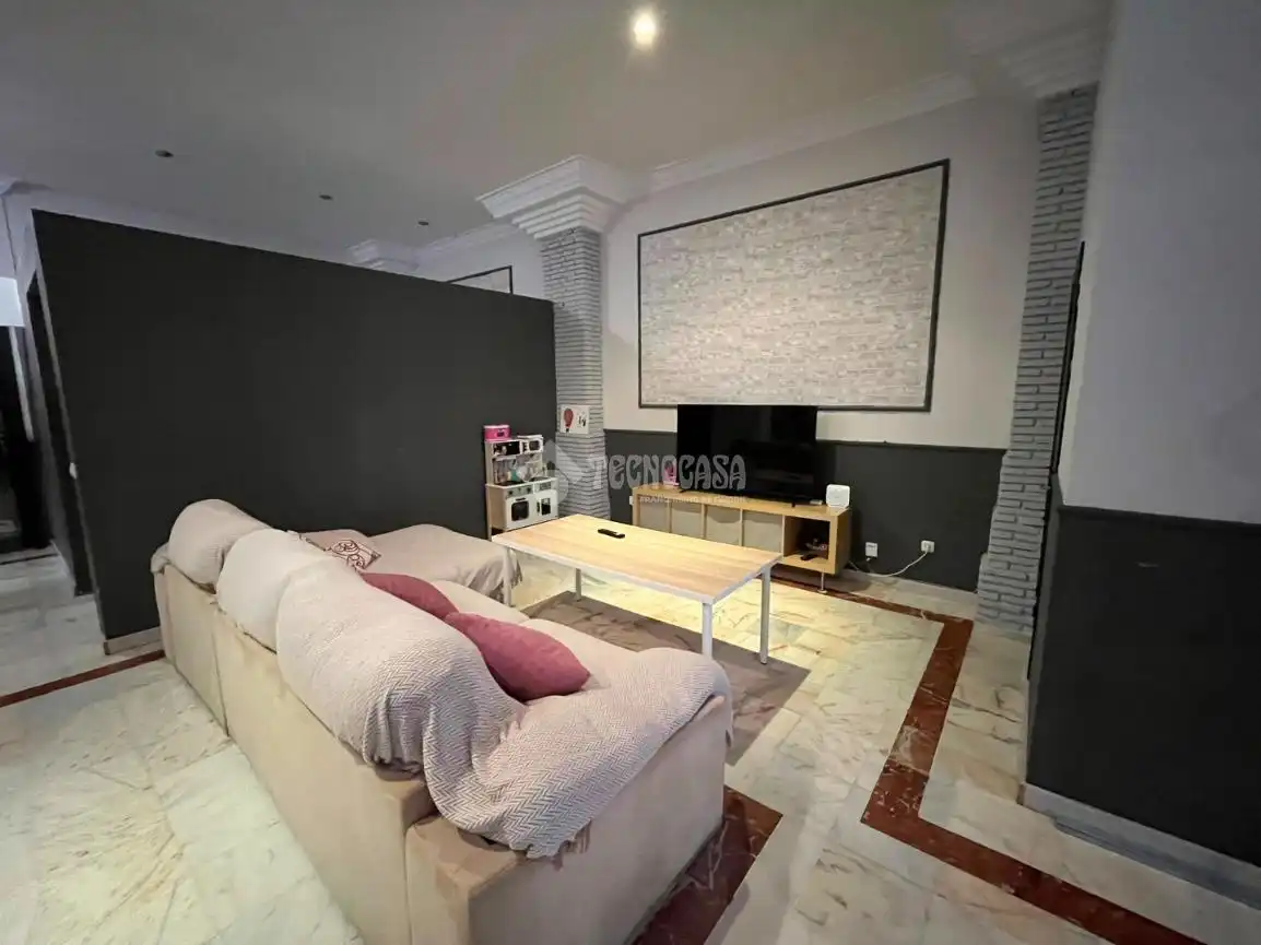 Sala d'estar de Casa o xalet en venda en Mairena del Alcor