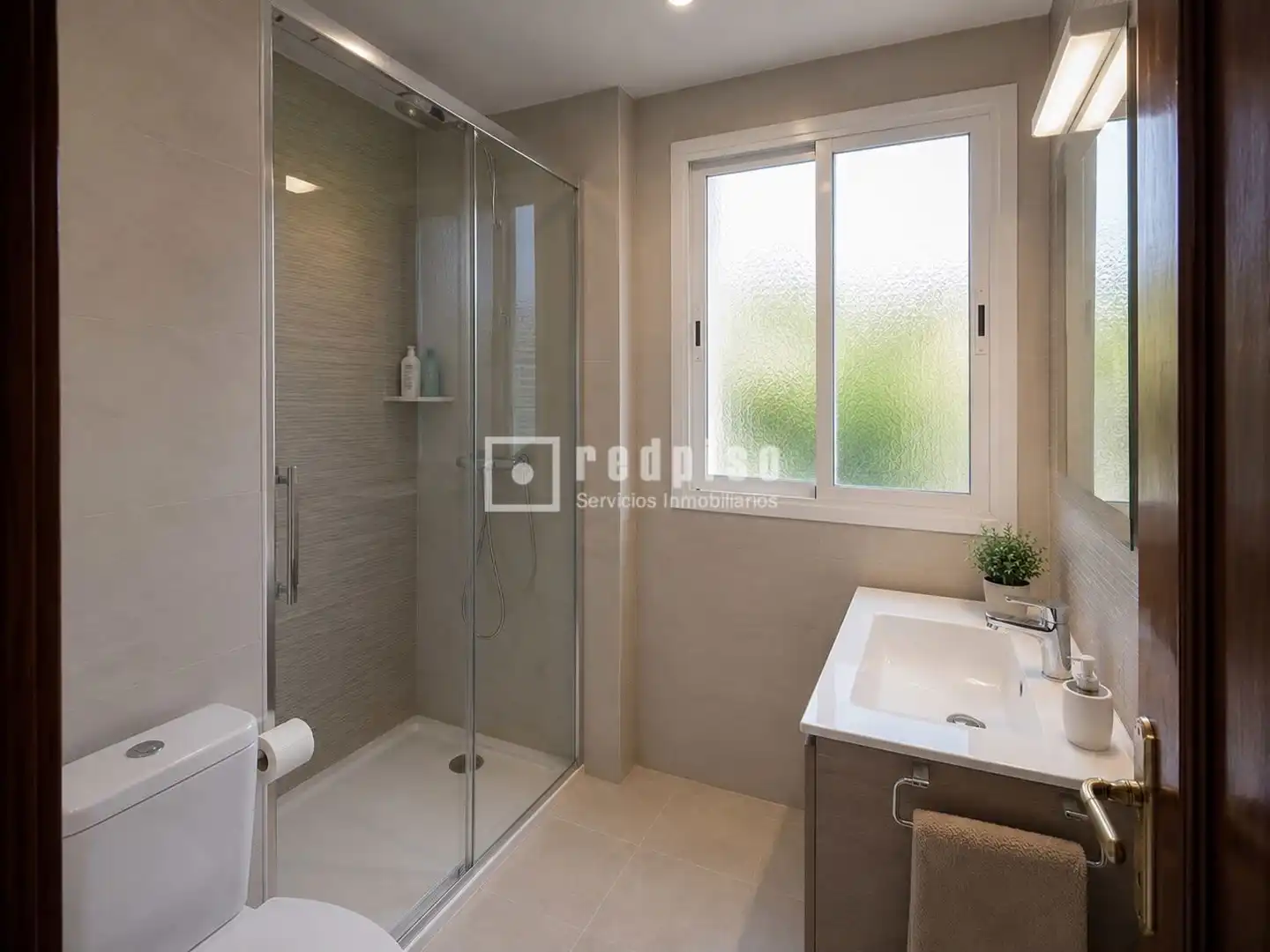 Baño de Piso en venta en Madrid con Calefacción y Terraza