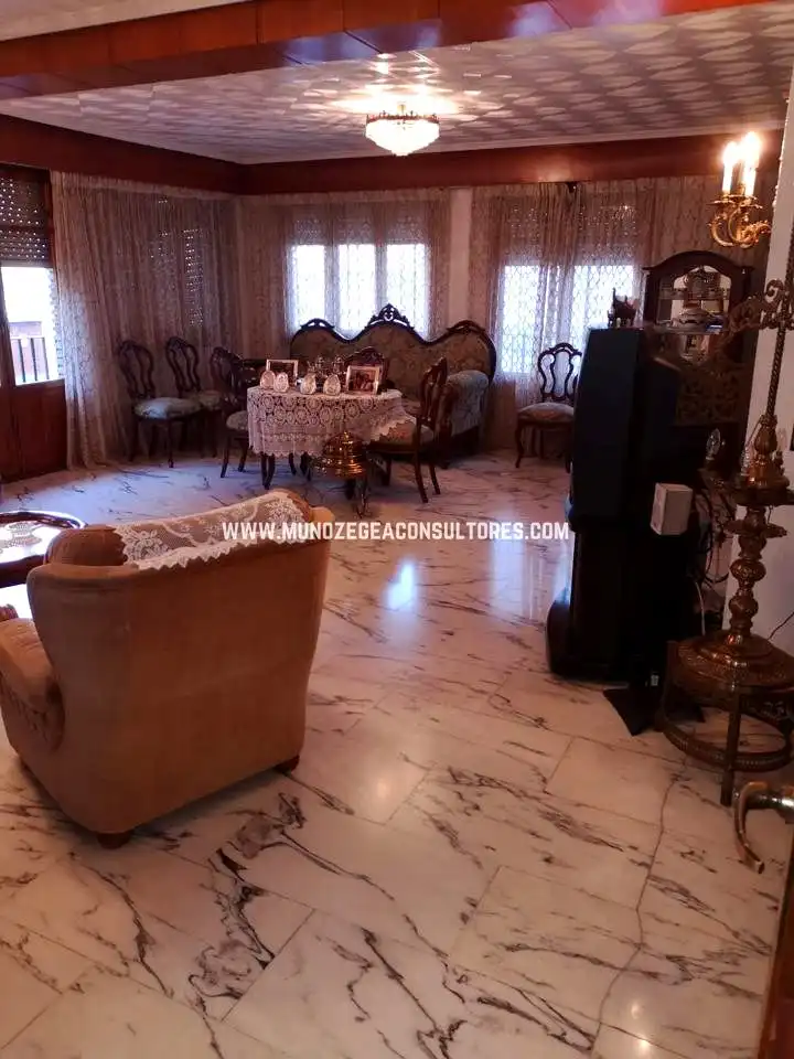Sala de estar de Piso en venta en Lucena con Trastero y Amueblado