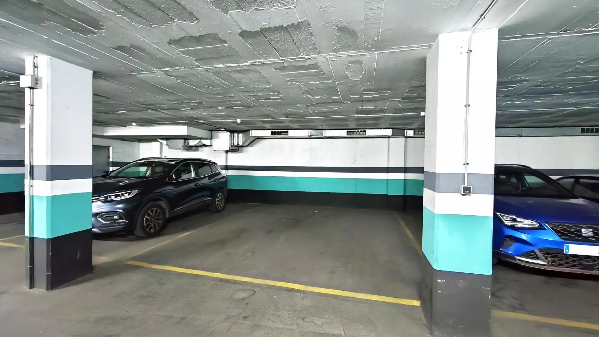 Garage for rent in de Clara Campoamor, 2, Can Roca