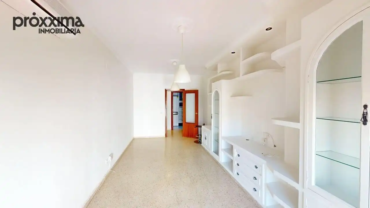 Flat for sale in Sevilla  with Air Conditioner, Terrace and Community pool