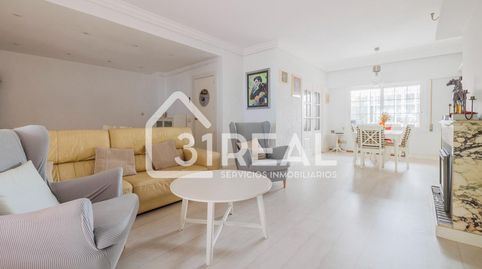 Foto 4 de Casa o xalet en venda a Calle Calle Miguel Aracil, Peñagrande, Madrid Capital