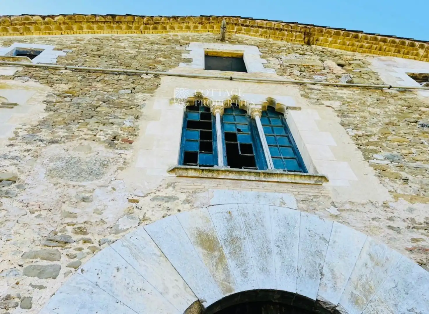 Vista exterior de Edificio en venta en Camós