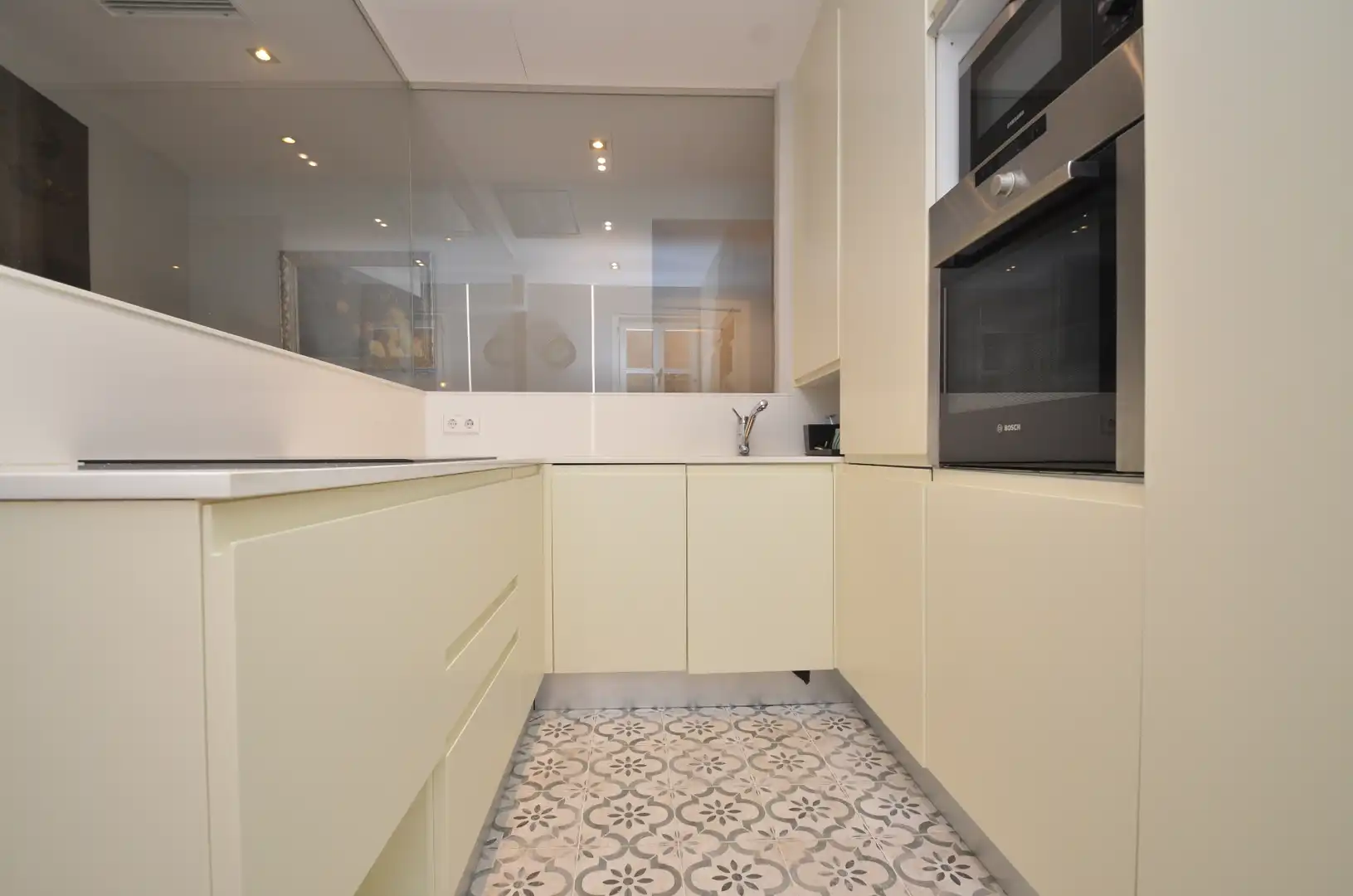 Flat with terrace for sale in Centre, imagen 2