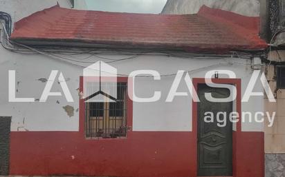 Vista exterior de Casa o xalet en venda en Dos Hermanas amb Terrassa