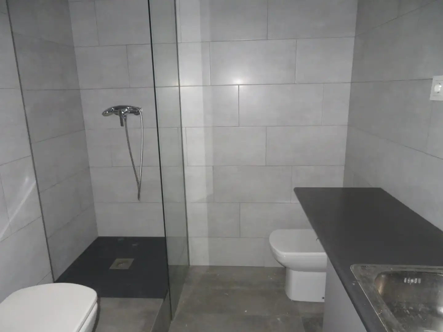 Bathroom of Office for rent in Barcelona  with Air Conditioner