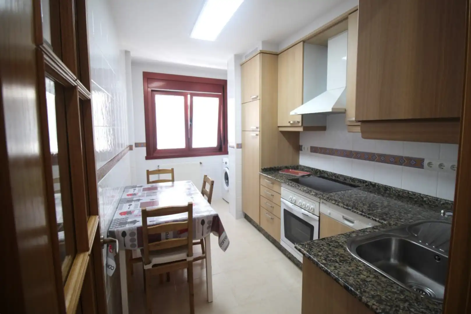 Küche von Wohnung zur Miete in Sada (A Coruña) mit Heizung, Parkett und Abstellraum