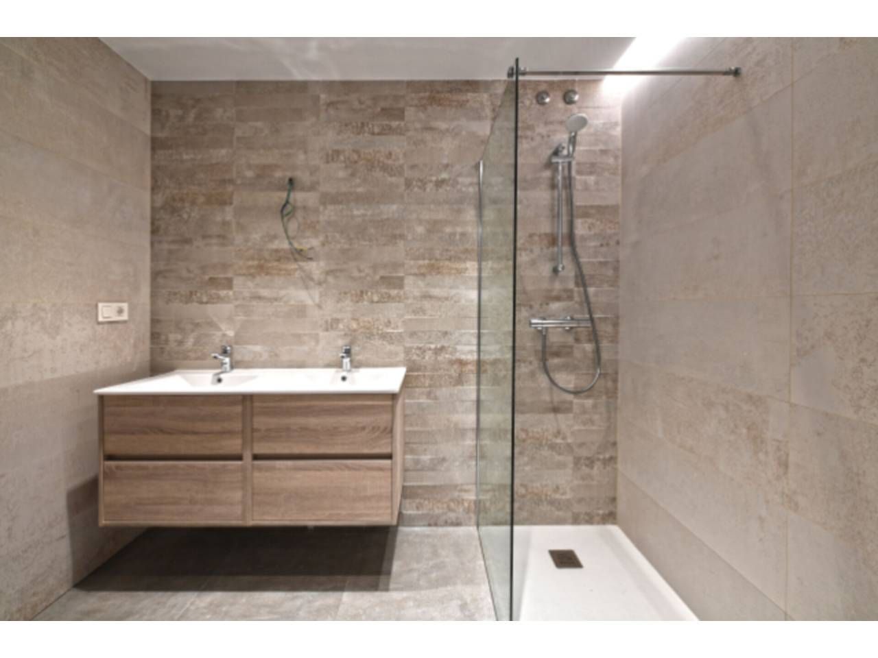 Baño de Piso en venta en Culleredo con Aire acondicionado, Terraza y Trastero