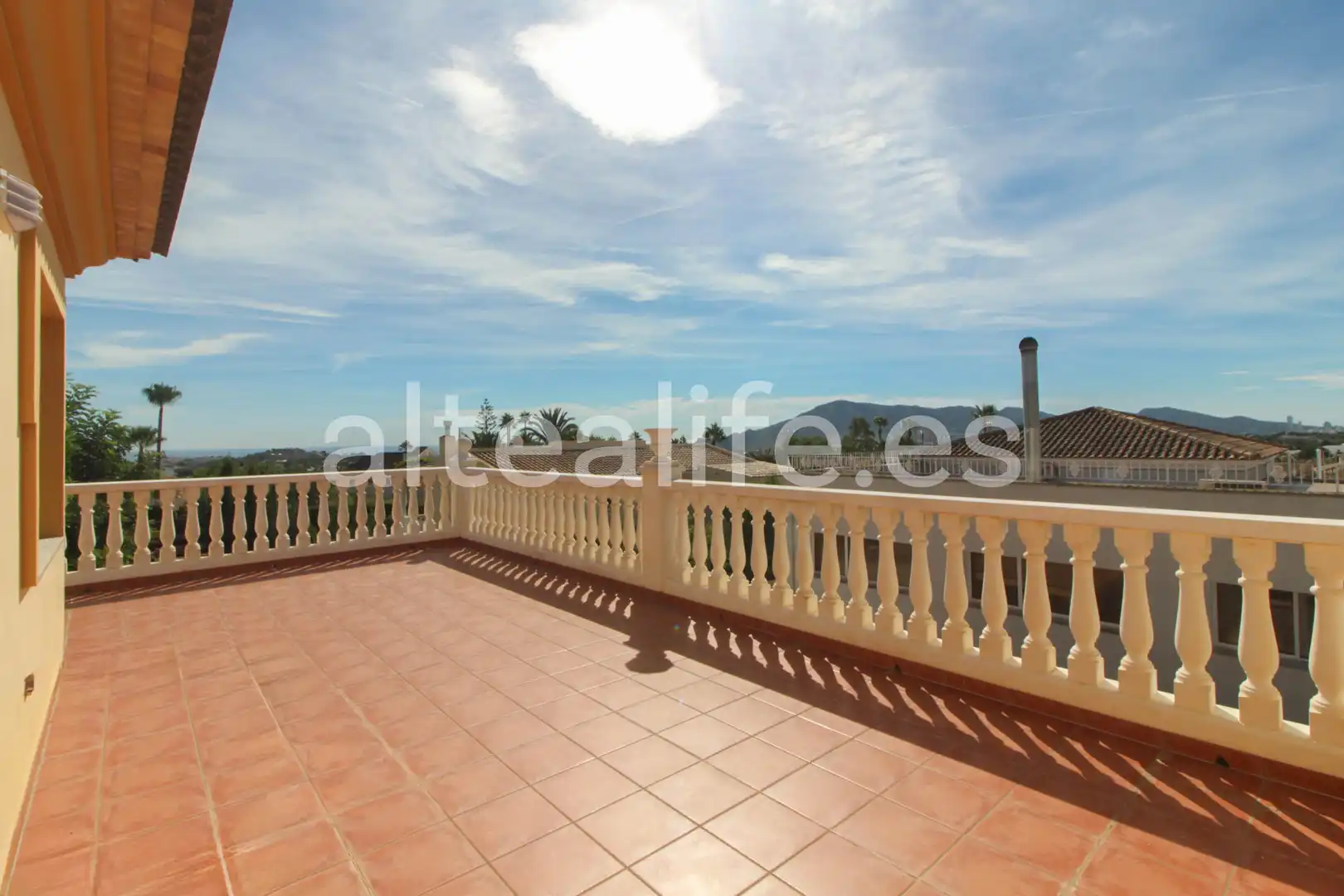 Außenansicht von Haus oder Chalet zum Verkauf in La Nucia mit Privatgarten, Terrasse und Abstellraum