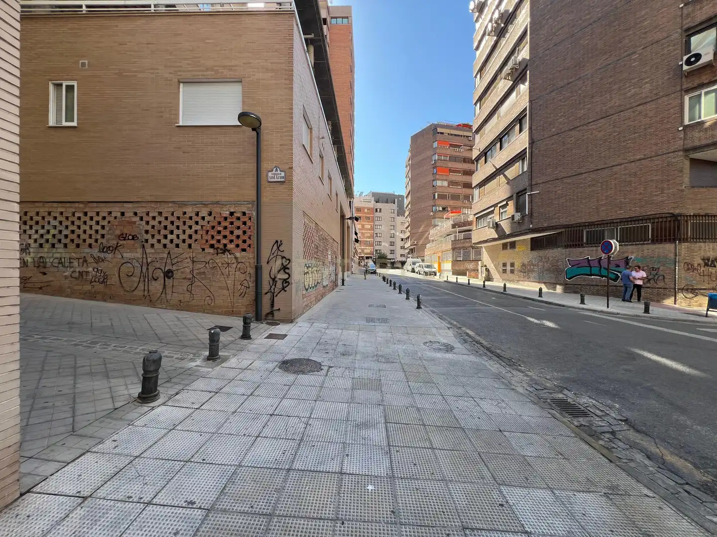 Vista exterior de Local de lloguer en Granada