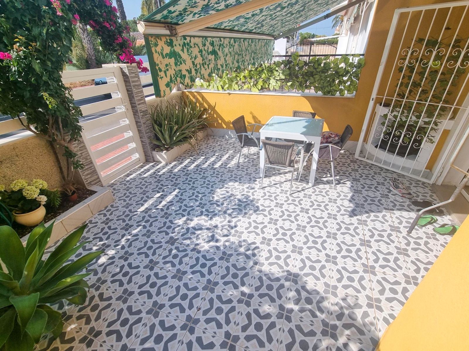 Terrassa de Casa o xalet de lloguer en Torrevieja amb Aire condicionat i Moblat