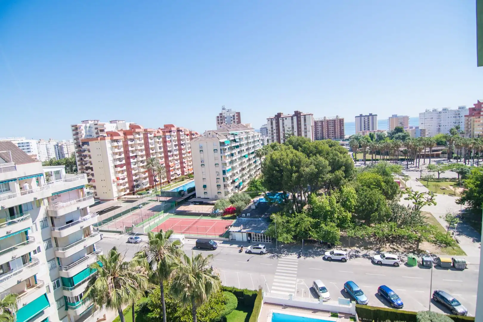 Außenansicht von Wohnungen zum Verkauf in Gandia mit Klimaanlage, Privatgarten und Terrasse