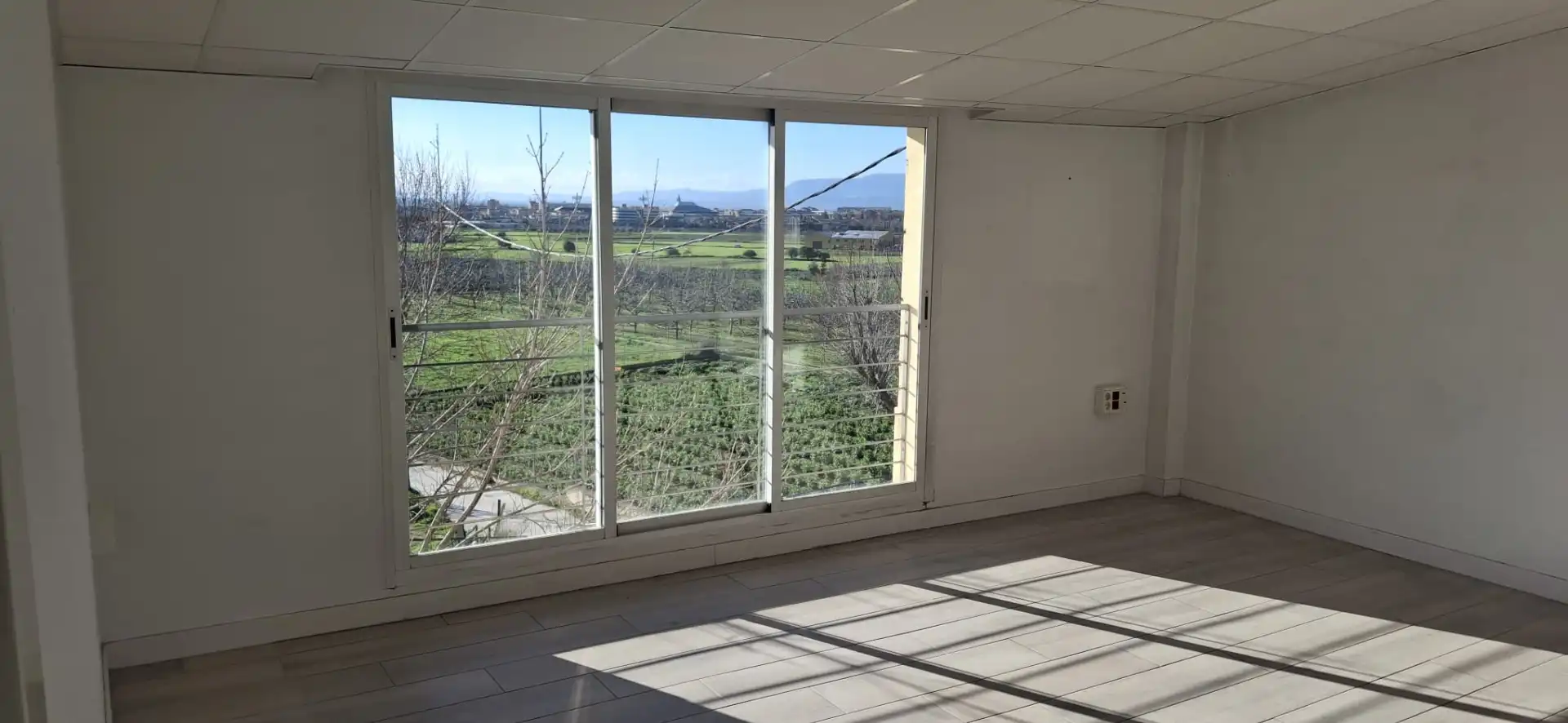 Local de alquiler en Huétor Vega con Aire acondicionado y Terraza
