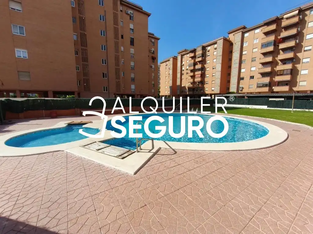 Swimming pool of Flat for rent in Alicante / Alacant  with Air Conditioner, Terrace and Swimming Pool
