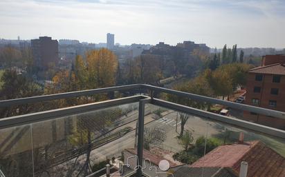 Vista exterior de Pis en venda en Valladolid Capital amb Terrassa