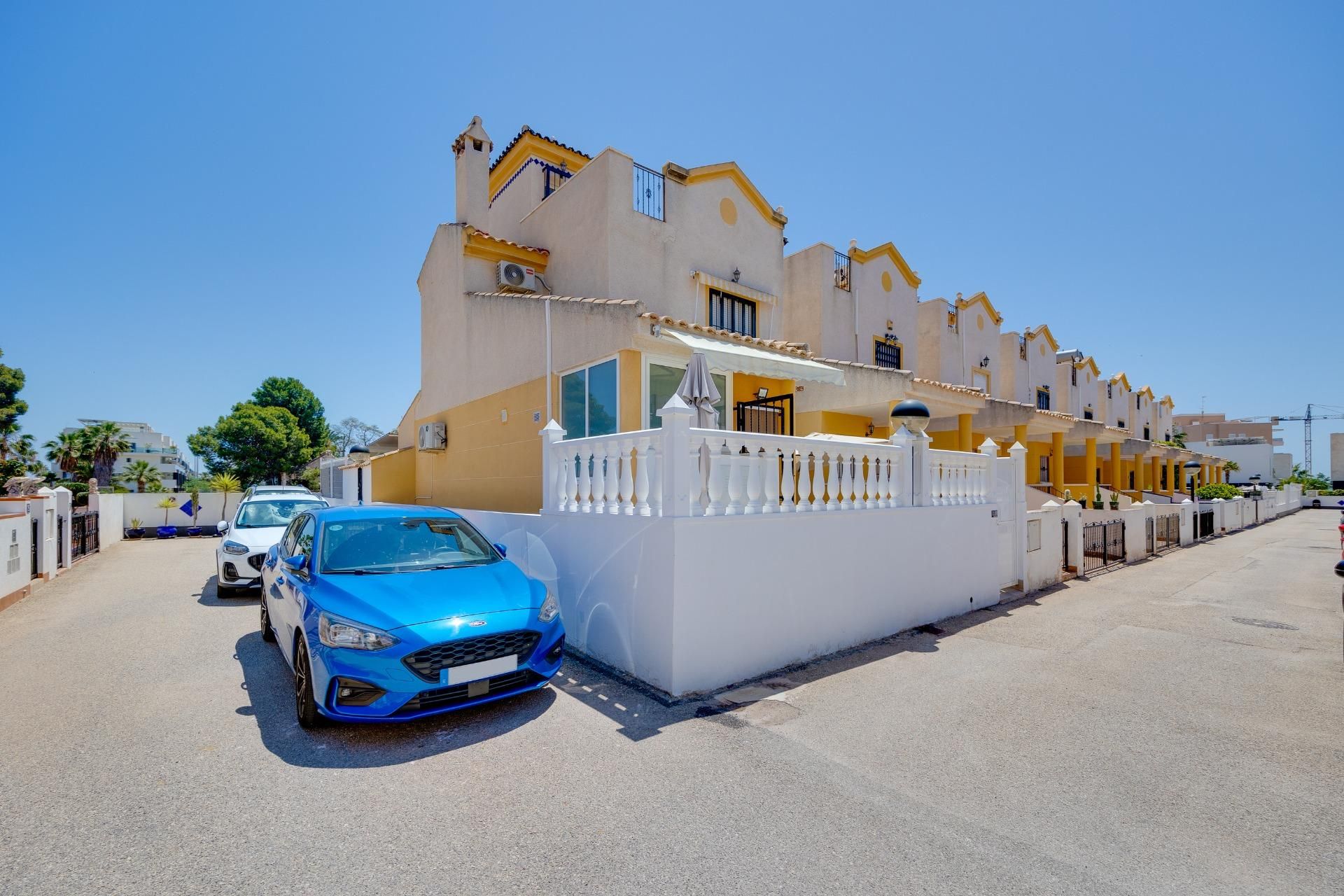 Single-family semi-detached for sale in El Raso